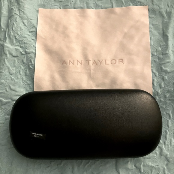 Black Ann Taylor eyeglass case - Picture 5 of 5